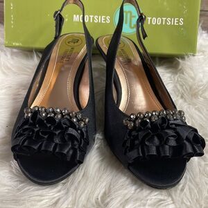 MOOTSIES TOOTSIES Mogiver Peep Toe Embellished Black Slingback Sandals SZ 6 1/2
